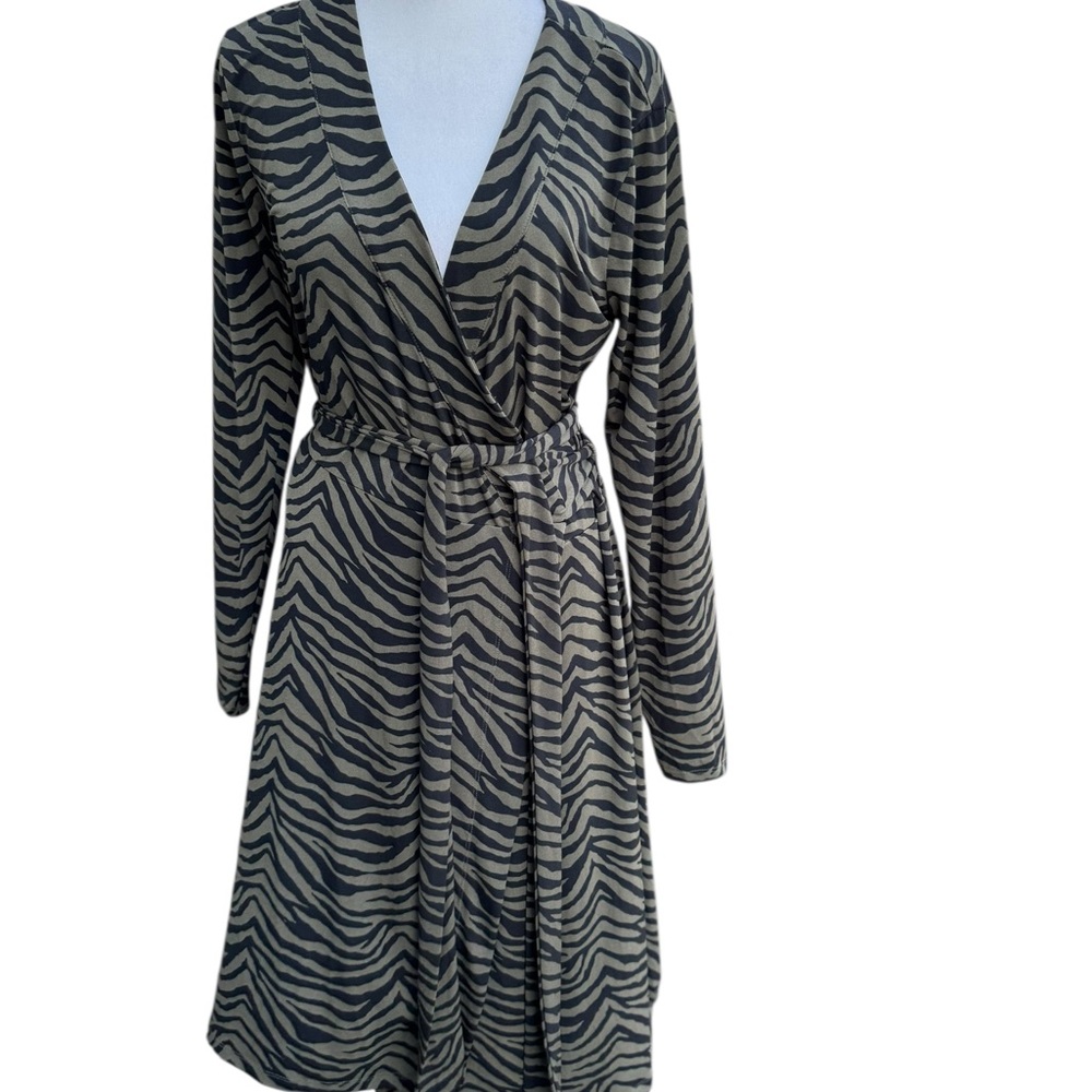 Banana‎ Republic Long Sleeve Zebra-Print Wrap Dress in Olive and Black